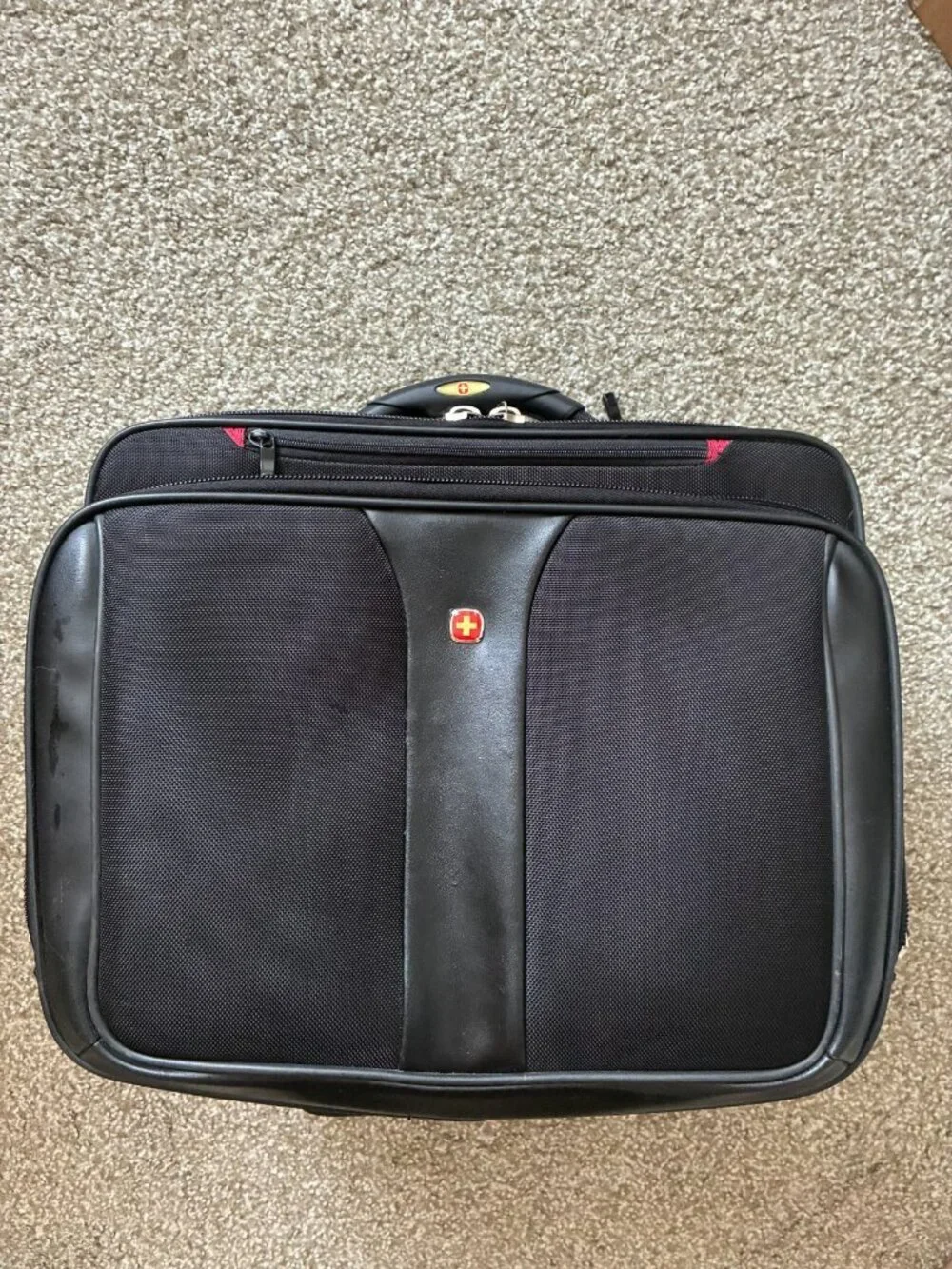 SwissGear Wenger Patriot II Rolling Laptop Business Travel Luggage Bag Black